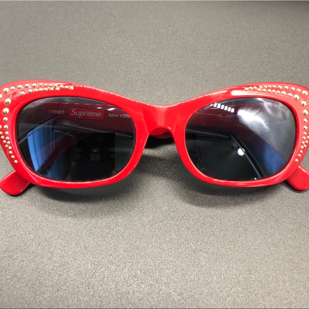 SUPREME  Sunglasses